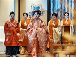 凤冠霞帔 新妇入礼，吉祥福到！