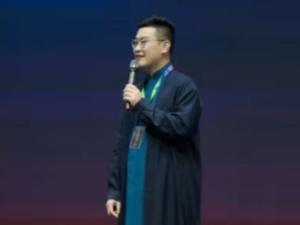 每个优秀的人都有一段沉默的时光,那段时光是付出了却得不到回报的日子,我们把它叫做“扎根”。